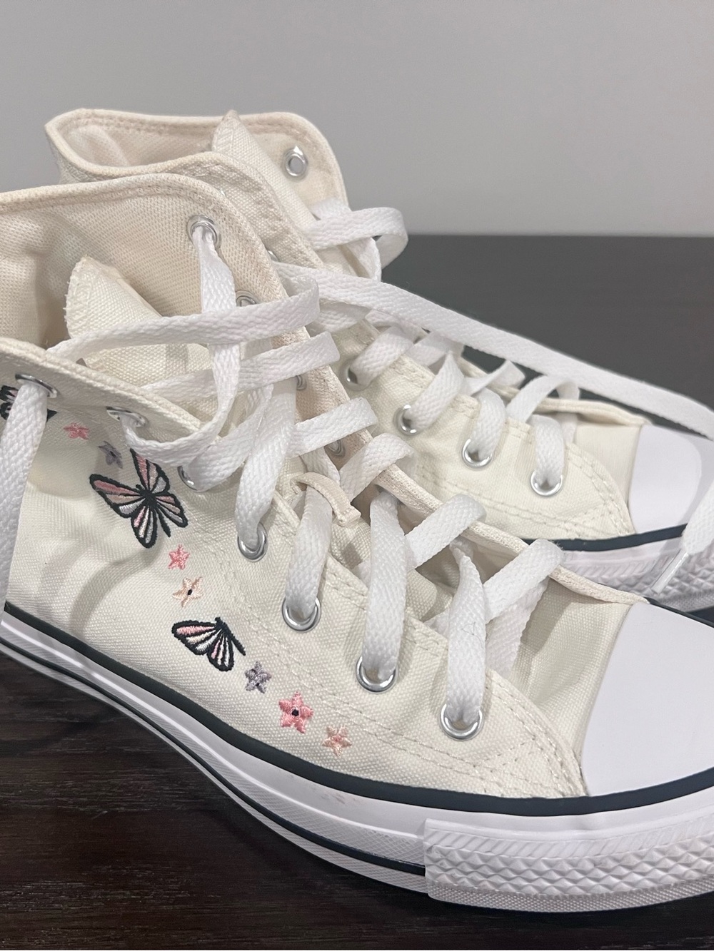 Converse Kids Cream High-Top Sneakers with Butterfly Embroidery